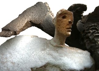 MIREYA BAGLIETTO: Del barro a la ingravidez de los espejos