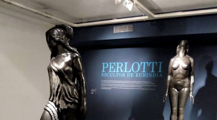 EN EL MUSEO «LUIS PERLOTTI»