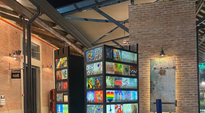 «Placas de Artistas en Vidrio» en Corrientes